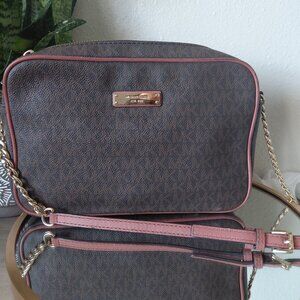 Michael kors crossbody bag